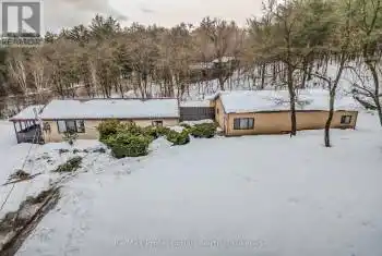 1090 Whites Road, Muskoka Lakes (Medora), Ontario P0B1J0, 3 Bedrooms Bedrooms, ,3 BathroomsBathrooms,All Houses,For Sale,Whites,X11905167