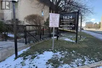 1624 Bloor Street Unit# 66, Mississauga (Applewood), Ontario L4X2S2, 5 Bedrooms Bedrooms, ,3 BathroomsBathrooms,Condo,For Sale,Bloor,W11906202