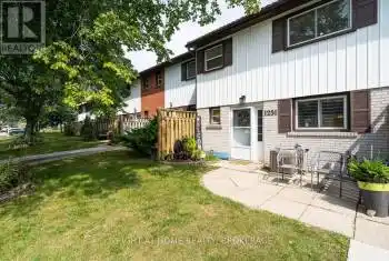 1251 Redbank Crescent, Oakville (College Park), Ontario L6H1Y4, 3 Bedrooms Bedrooms, ,2 BathroomsBathrooms,All Houses,For Sale,Redbank,W9300201