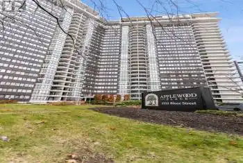 1333 Bloor Street Unit# 901, Mississauga (Applewood), Ontario L4Y3T6, 2 Bedrooms Bedrooms, ,1 BathroomBathrooms,Condo,For Sale,Bloor,W11910684