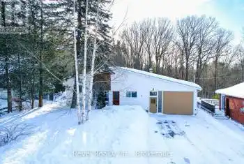 36 Broad Street, Penetanguishene, Ontario L9M1G1, 3 Bedrooms Bedrooms, ,2 BathroomsBathrooms,All Houses,For Sale,Broad,S11910853