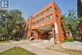 68 Winston Park Boulevard Unit# 8, Toronto (Downsview-Roding-CFB), Ontario M3K1C3, 2 Bedrooms Bedrooms, ,1 BathroomBathrooms,Condo,For Sale,Winston Park,W11913089