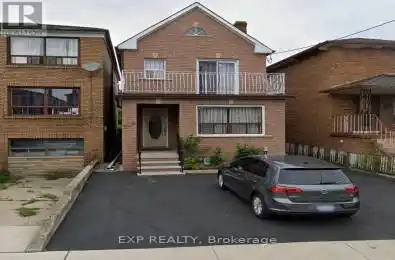 209 Cedric Avenue Toronto (Oakwood Village) Ontario M6C3X9