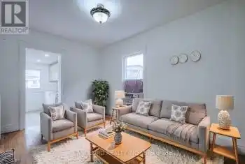 38 Humberside Avenue Unit# 2nd Flr, Toronto (Junction Area), Ontario M6P1J7, 3 Bedrooms Bedrooms, ,1 BathroomBathrooms,All Houses,For Rent,Humberside,W11915325