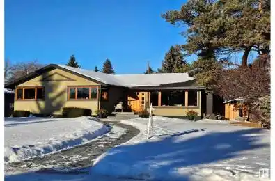 13850 RAVINE DR NW Edmonton Alberta T5N3M1