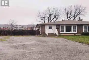 11 Kerwin Gate, St. Catharines (443 - Lakeport), Ontario L2N4J7, 4 Bedrooms Bedrooms, ,3 BathroomsBathrooms,All Houses,For Rent,Kerwin,X11917283