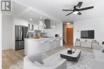 60 Southport Street Unit# 818, Toronto (High Park-Swansea), Ontario M6S3N4, 3 Bedrooms Bedrooms, ,1 BathroomBathrooms,Condo,For Sale,Southport,W11917407