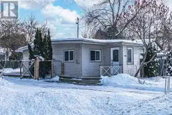 12 Balsam Street, Tay (Waubaushene), Ontario L0K2C0, 2 Bedrooms Bedrooms, ,1 BathroomBathrooms,All Houses,For Sale,Balsam,S11917097