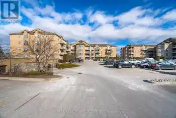 1480 Bishops Gate Unit# 211, Oakville (1007 - GA Glen Abbey), Ontario L6M4N4, 3 Bedrooms Bedrooms, ,2 BathroomsBathrooms,Condo,For Sale,Bishops,W11916469