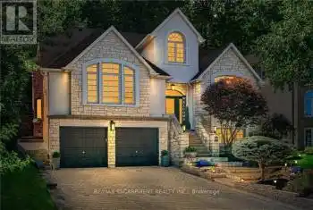 8 Orr Crescent, Hamilton (Stoney Creek), Ontario L8G5C6, 5 Bedrooms Bedrooms, ,4 BathroomsBathrooms,All Houses,For Sale,Orr,X11917888