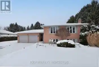 555 Head Street, Strathroy-Caradoc (NE), Ontario N7G3H7, 4 Bedrooms Bedrooms, ,2 BathroomsBathrooms,All Houses,For Sale,Head,X11918405