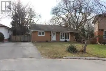 664 CHESTNUT Place, Burlington, Ontario L7N3E8, 4 Bedrooms Bedrooms, ,2 BathroomsBathrooms,All Houses,For Sale,CHESTNUT,40689593