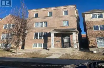 13 Aldwinckle Heights Toronto (York University Heights) Ontario M3J3S7