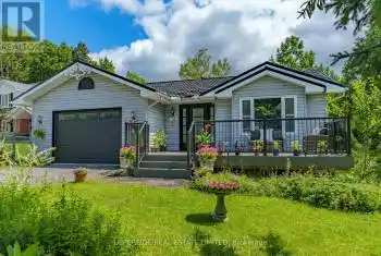 30 GLENWOOD Drive, Huntsville (Chaffey), Ontario P1H1B6, 5 Bedrooms Bedrooms, ,3 BathroomsBathrooms,All Houses,For Sale,GLENWOOD,X11919585