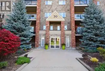 39 Ferndale Drive Unit# 205, Barrie (Ardagh), Ontario L4N5T5, 2 Bedrooms Bedrooms, ,1 BathroomBathrooms,Condo,For Sale,Ferndale,S11920568