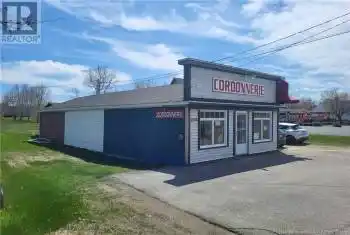 112 St-Pierre Ouest Boulevard, Caraquet, New Brunswick E1W1B9, ,Commercial,For Sale,112 St-Pierre Ouest Boulevard,NB111163