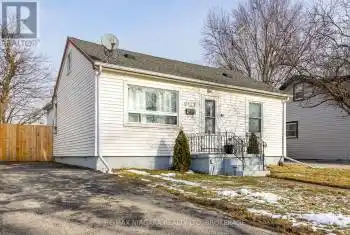 6127 Skinner Street, Niagara Falls (217 - Arad/Fallsview), Ontario L2G2Y4, 3 Bedrooms Bedrooms, ,1 BathroomBathrooms,All Houses,For Sale,Skinner,X11922449