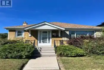 26 Edgecroft Road, Toronto (Stonegate-Queensway), Ontario M8Z2B6, 2 Bedrooms Bedrooms, ,1 BathroomBathrooms,All Houses,For Sale,Edgecroft,W11923064