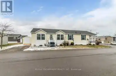 4 Cricklewood Crescent Haldimand (Nanticoke) Ontario N0A1L0