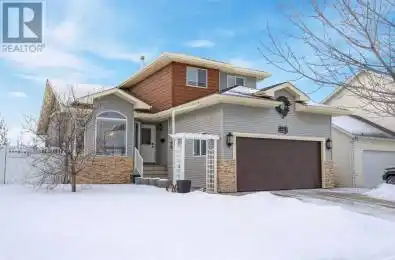 42 Lakeway Boulevard Sylvan Lake Alberta T4S2M9