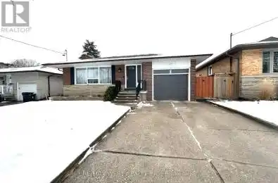 31 Rowse Crescent Toronto (Kingsview Village-The Westway) Ontario M9P3