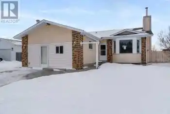 27 Assiniboine Drive, Swan Hills, Alberta T0G2C0, 5 Bedrooms Bedrooms, ,3 BathroomsBathrooms,All Houses,For Sale,Assiniboine,A2188269