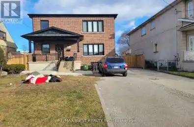 33 Ingleside Drive Toronto (Downsview-Roding-CFB) Ontario M3K1V2