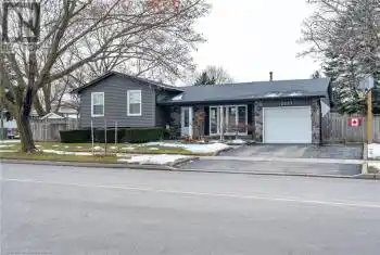 3237 WOODWARD Avenue, Burlington, Ontario L7N2M6, 3 Bedrooms Bedrooms, ,2 BathroomsBathrooms,All Houses,For Sale,WOODWARD,40691909