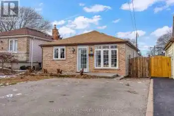 136 East 45th Street, Hamilton (Hampton Heights), Ontario L8T3K1, 3 Bedrooms Bedrooms, ,1 BathroomBathrooms,All Houses,For Sale,East 45th,X11937485