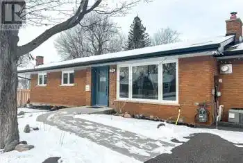 220 PLEASANT Boulevard, Keswick, Ontario L4P2S8, 2 Bedrooms Bedrooms, ,1 BathroomBathrooms,All Houses,For Rent,PLEASANT,40689670