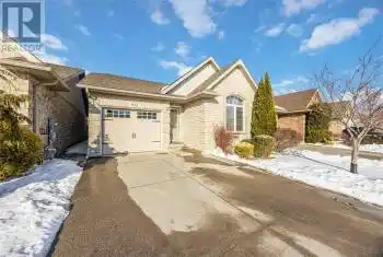 812 CARRIAGE Way, Sarnia, Ontario N7W0A5, 3 Bedrooms Bedrooms, ,2 BathroomsBathrooms,All Houses,For Sale,CARRIAGE,25001312