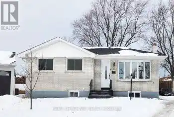 9 Chapman Court Unit# upper, St. Catharines (444 - Carlton/Bunting), Ontario L2M6H8, 3 Bedrooms Bedrooms, ,1 BathroomBathrooms,All Houses,For Rent,Chapman,X11943153