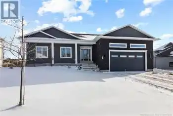 38 Stonehill Lane, Fredericton, New Brunswick E3G0E9, 5 Bedrooms Bedrooms, ,3 BathroomsBathrooms,All Houses,For Sale,38 Stonehill Lane,NB111283