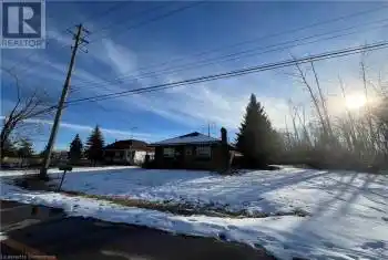 13 PENNY Lane, Stoney Creek, Ontario L8J2V7, 3 Bedrooms Bedrooms, ,2 BathroomsBathrooms,All Houses,For Sale,PENNY,40694027