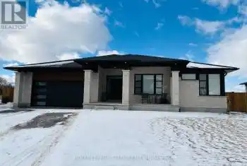 3642 Vosburgh Place, Lincoln (982 - Beamsville), Ontario L0R1G0, 5 Bedrooms Bedrooms, ,4 BathroomsBathrooms,All Houses,For Sale,Vosburgh,X11949809