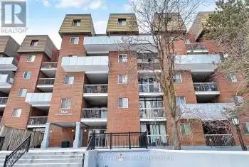 3025 The Credit Woodlands Drive Unit# 316, Mississauga (Erindale), Ontario L5C2V3, 4 Bedrooms Bedrooms, ,2 BathroomsBathrooms,Condo,For Sale,The Credit Woodlands,W11949789