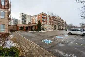 5188 LAKESHORE Road Unit# 102, Burlington, Ontario L7L6P4, 2 Bedrooms Bedrooms, ,2 BathroomsBathrooms,Condo,For Sale,LAKESHORE,40695032