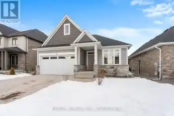 8 Hopkins Street, Thorold (562 - Hurricane/Merrittville), Ontario L2V0E6, 5 Bedrooms Bedrooms, ,3 BathroomsBathrooms,All Houses,For Sale,Hopkins,X11949761