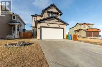 718 Lillian Parry Place Lethbridge Alberta T1H7G9