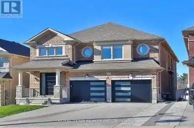 227 Frederick Curran Lane Newmarket (Woodland Hill) Ontario L3X0B9