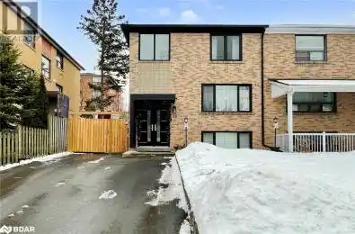 16 EDINBOROUGH Court York Ontario M6N2E8