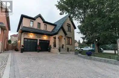 4982 Maxine Place Mississauga (Hurontario) Ontario L4Z4H9