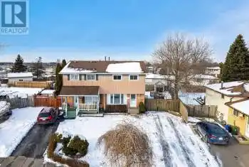 43 Markham Crescent, Hamilton (Stoney Creek Mountain), Ontario L8J1P2, 3 Bedrooms Bedrooms, ,2 BathroomsBathrooms,All Houses,For Sale,Markham,X11961168