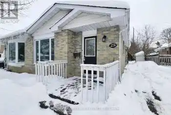 23B College Cres, Barrie, Ontario L4M 2W4, 3 Bedrooms Bedrooms, 6 Rooms Rooms,1 BathroomBathrooms,All Houses,Sold,College,S11965788