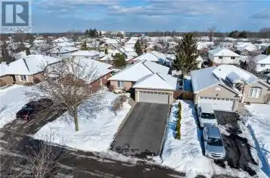 88 COLONIAL Crescent Grimsby Ontario L3M5H4