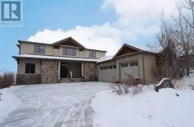 81 Crestridge View Calgary Alberta T3B1G8