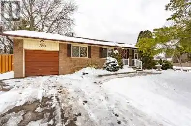 1223 REDBANK Crescent Oakville Ontario L6H1Y4