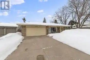 487 Kilarney Crt, Burlington, Ontario L7L 2N6, 3 Bedrooms Bedrooms, 6 Rooms Rooms,2 BathroomsBathrooms,All Houses,Sold,Kilarney,W11980586