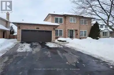 3 Suter Crescent Hamilton (Dundas) Ontario L9H6R6