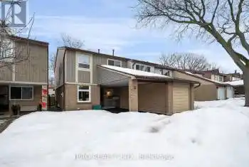 1550 Grosvenor St Unit# 32, Oakville, Ontario L6H 2Z1, 3 Bedrooms Bedrooms, 10 Rooms Rooms,4 BathroomsBathrooms,All Houses,Sold,Grosvenor,27969009